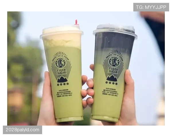 崔家溪训练完顺手给队友点了三百杯奶茶