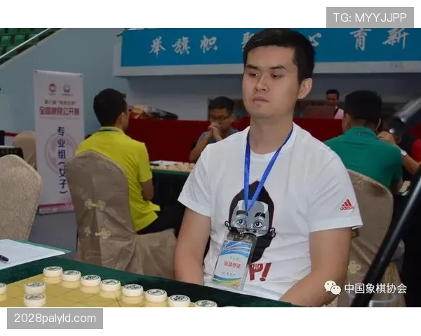 第四官员在比赛中具体承担哪些规则执行与替补管理职责？